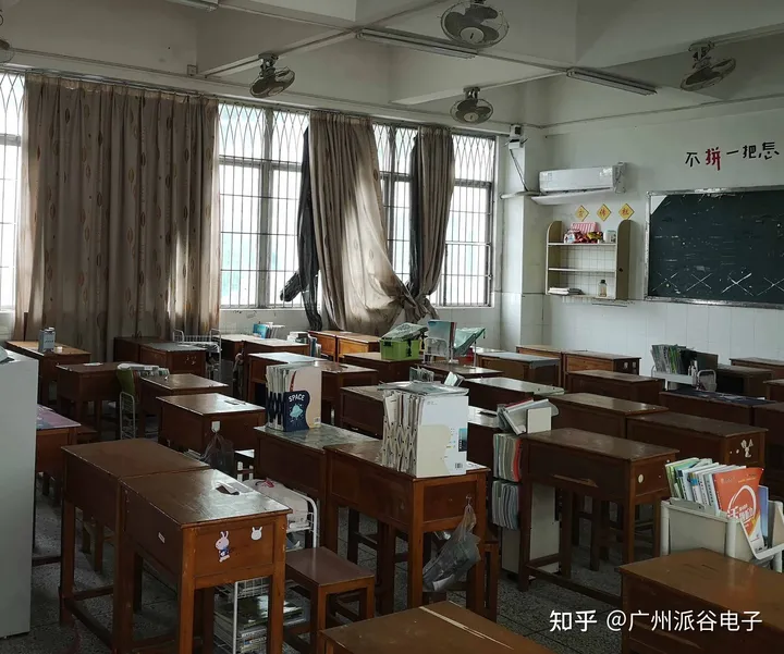 空調(diào)控制器-潮州高級(jí)中學(xué)教室空調(diào)節(jié)能項(xiàng)目上線